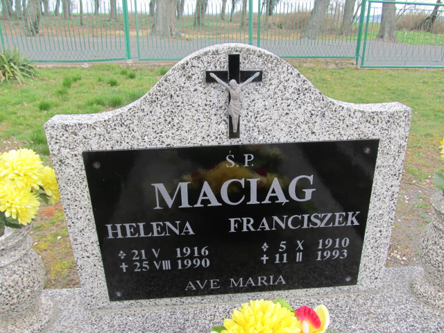 Helena Maciąg 1916 Męcinka - Grobonet - Wyszukiwarka osób pochowanych